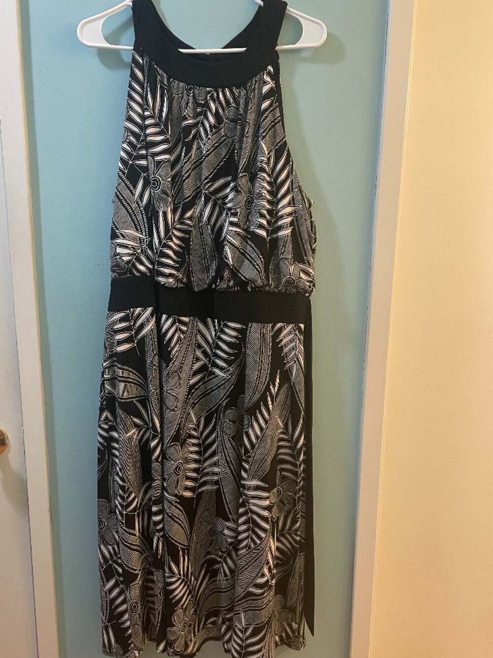 Women's London Times Black And White Maxi, Size 20W